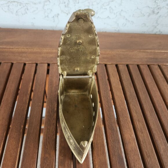 Antique 19th-Century Solid Brass Coal Iron Ornate Floral Decorative Collectible - Picture 9 of 10